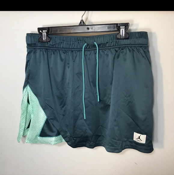 Nike Jordan Essentials Womens Skirt Shorts Ash Green Mint DO5044-058 Size L NWT - Picture 2 of 4